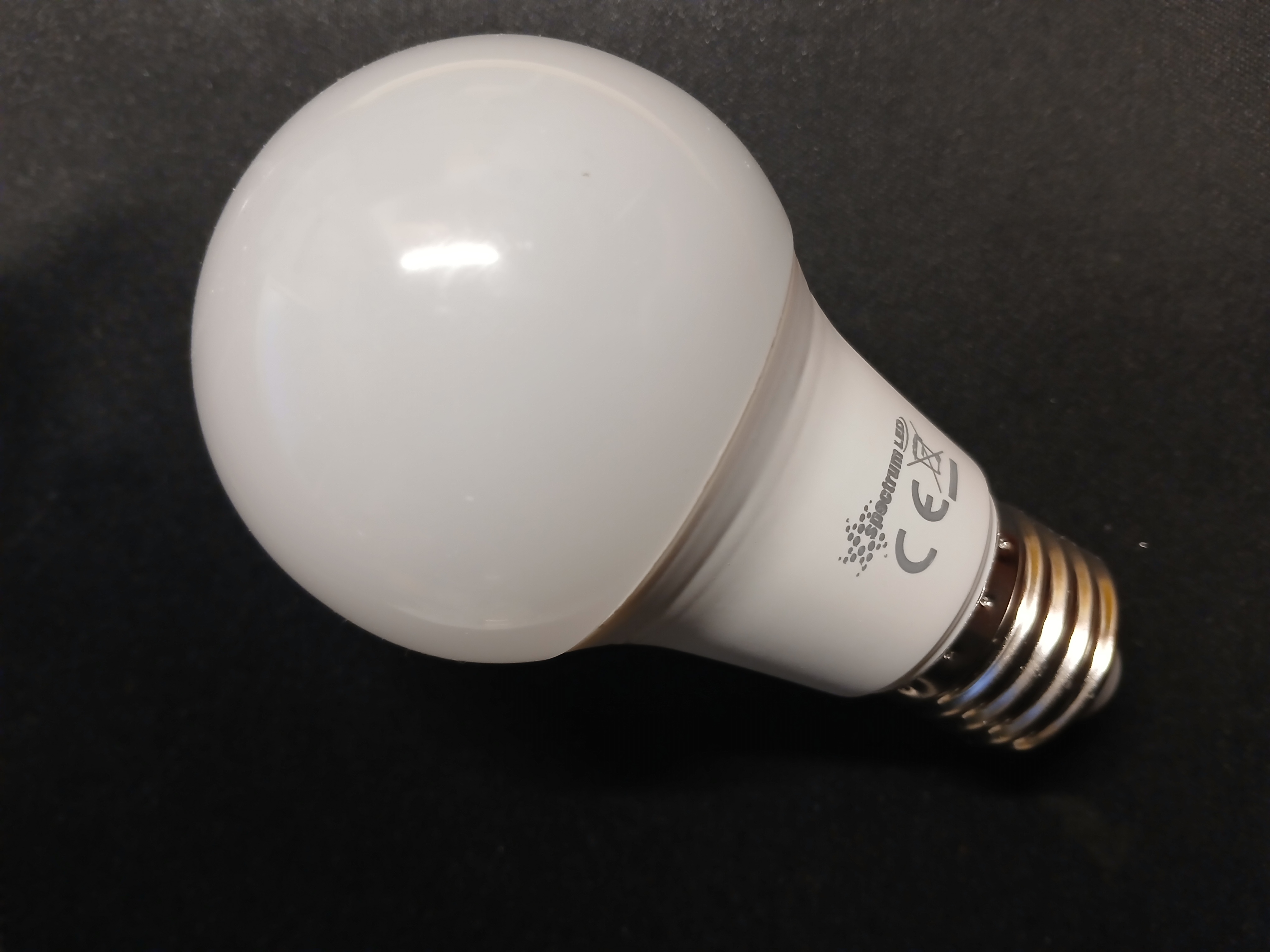 LED fényforrás A60 E27 230V 9W NW